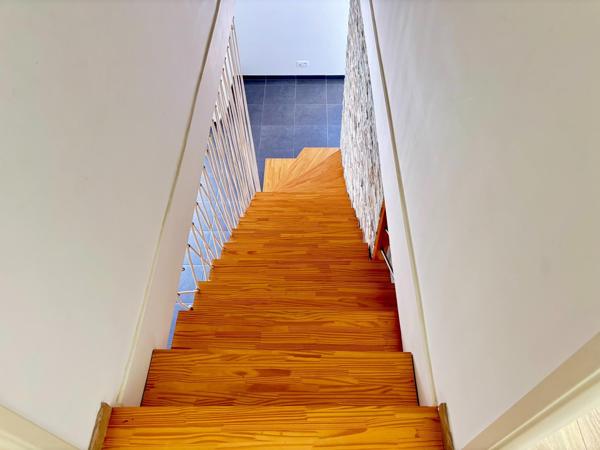 Très beau T3 en duplex  et balcon+ 1 parking sous sol + 1 parking aérien