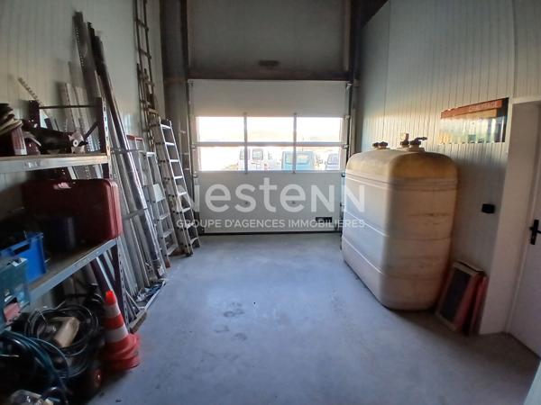 A LOUER local d'activité de 230 m2 proche VANNES