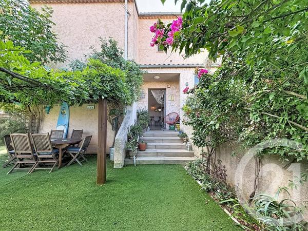 Maison à vendre  5 pièces - 116 m 2   HYERES  - 83