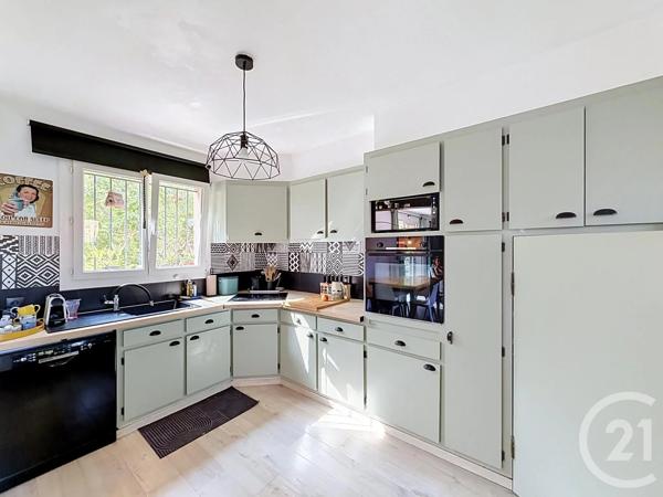 Maison à vendre  5 pièces - 116 m 2   HYERES  - 83