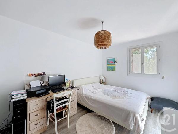 Maison à vendre  5 pièces - 116 m 2   HYERES  - 83