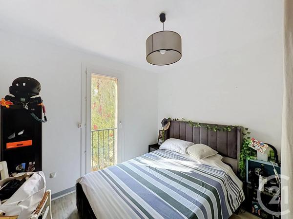 Maison à vendre  5 pièces - 116 m 2   HYERES  - 83