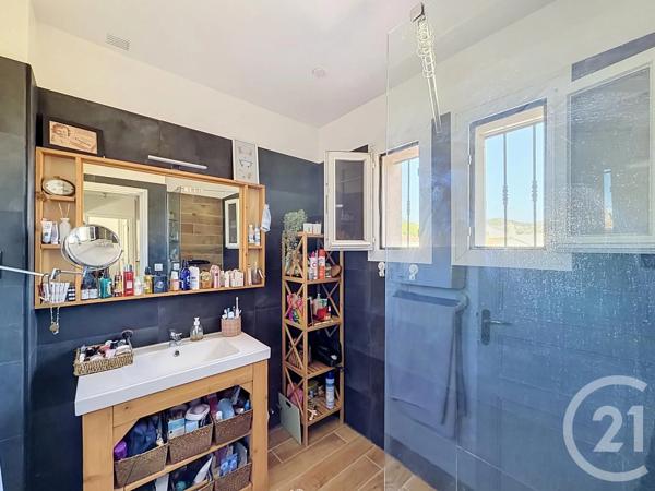 Maison à vendre  5 pièces - 116 m 2   HYERES  - 83
