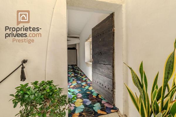 DEMEURE EN PIERRES Les Angles 7 pièce(s) 170 m2 - TOITURE NEUVE