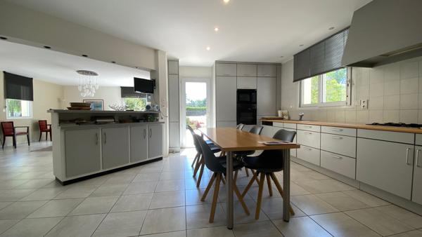 A vendre à Carnac - maison familiale avec piscine - 250 m²