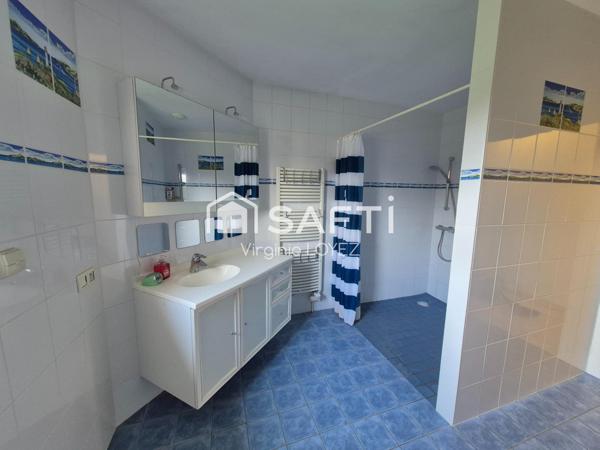 Propriété de 270 m2 avec fort potentiel.