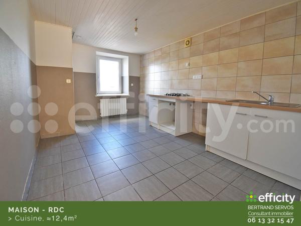 Maison
         5 pièces
        - 87 m² Exclusivité 113 000 € *