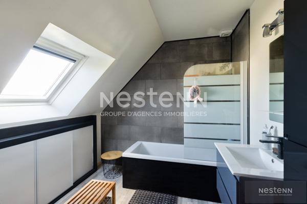 À vendre ! QUESSOY - Vivable de plain-pied - 4 chambres - grands espaces.