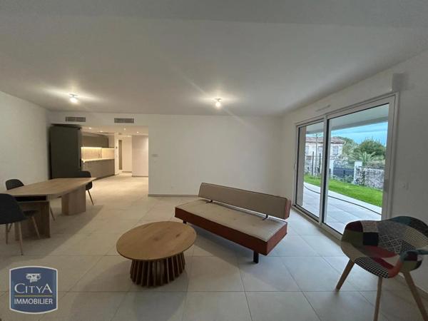 Appartement à louer 3 pièces 79m²