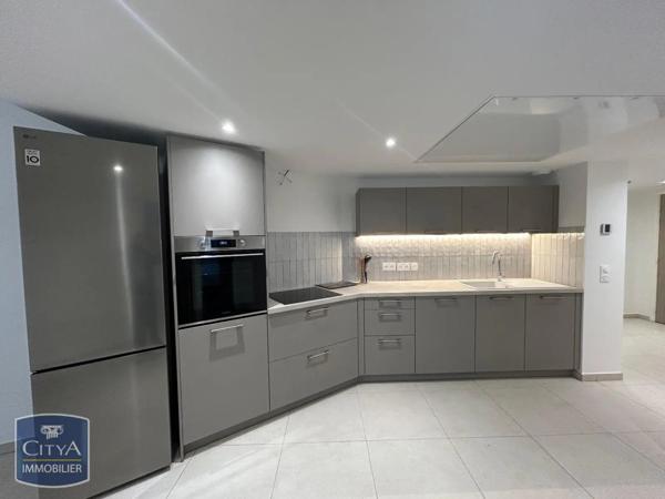 Appartement à louer 3 pièces 79m²