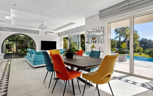 Maison à vendre    5 pièces •  Antibes