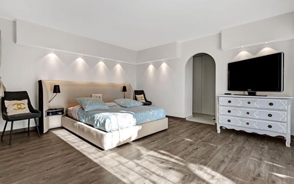 Maison à vendre    5 pièces •  Antibes