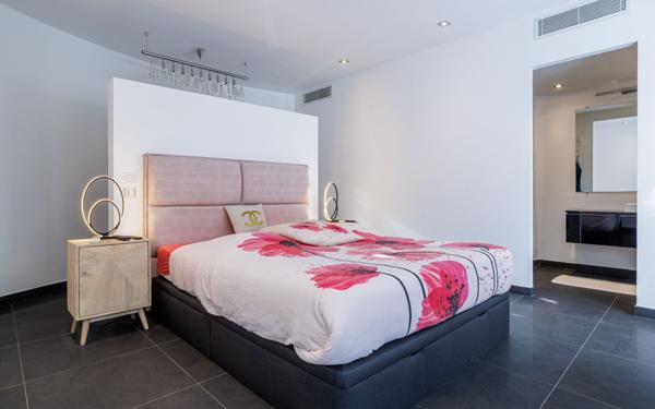 Maison à vendre    5 pièces •  Antibes