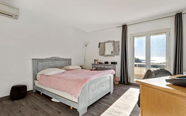 Maison à vendre    5 pièces •  Antibes