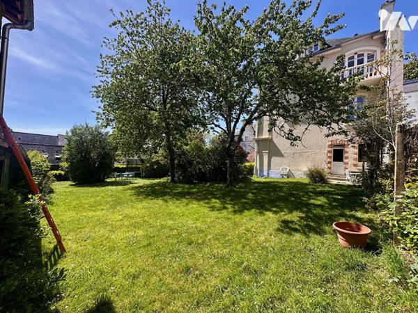 NOUVEAUTE  - PARC DU THABOR - REZ DE JARDIN HÔTEL PARTICULIER