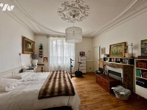 NOUVEAUTE  - PARC DU THABOR - REZ DE JARDIN HÔTEL PARTICULIER