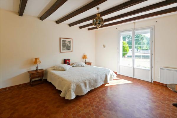 Maison remarquable sur 2964 m² à Cestas : un véritable havre de paix.