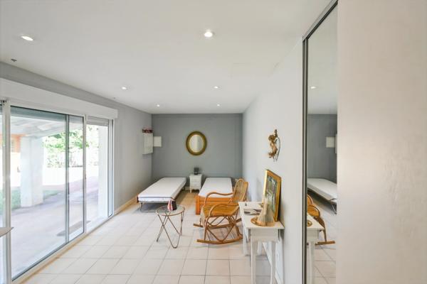 Maison remarquable sur 2964 m² à Cestas : un véritable havre de paix.