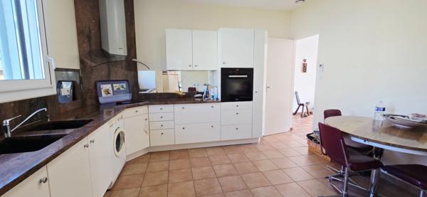 Maison remarquable sur 2964 m² à Cestas : un véritable havre de paix.