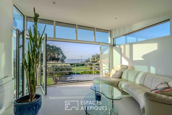 Villa d’exception surplombant l’océan avec piscine sur son parc paysagé
