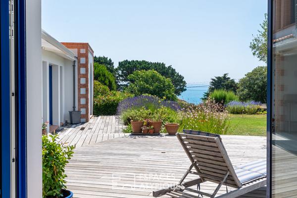 Villa d’exception surplombant l’océan avec piscine sur son parc paysagé