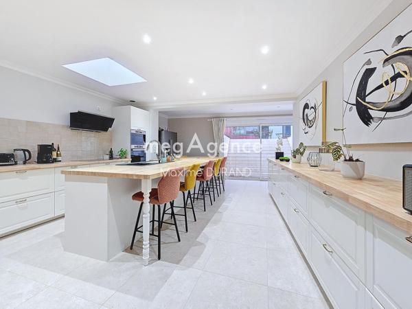 Maison à CHOLET, 49300 - 8 pièces 215m²