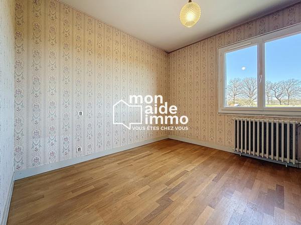 Maison sur sous-sol et terrain