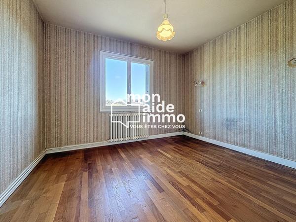 Maison sur sous-sol et terrain