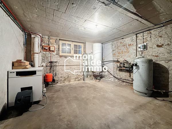 Maison sur sous-sol et terrain