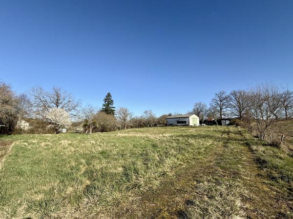 Maison sur sous-sol et terrain