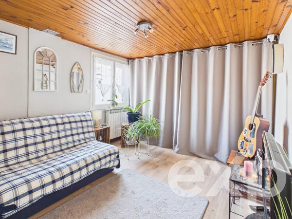 Maison de village entièrement rénovée à vendre