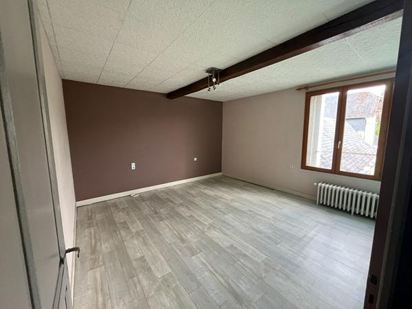 Maison de ville idéalement située en centre de La Flèche