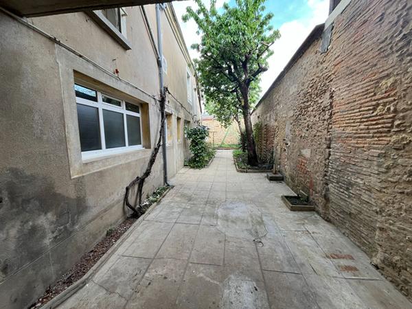 Maison de ville idéalement située en centre de La Flèche
