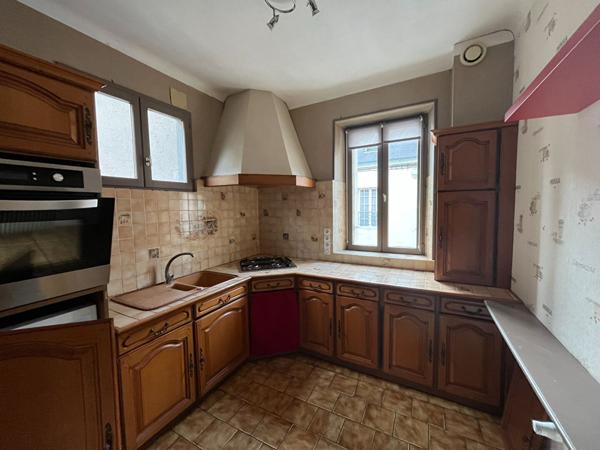 Maison de ville idéalement située en centre de La Flèche
