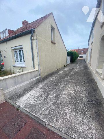 CALAIS PETIT COURGAIN MAISON SEMI PLAIN-PIED 2 CHAMBRES JARDIN PARKING