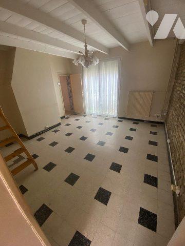 CALAIS PETIT COURGAIN MAISON SEMI PLAIN-PIED 2 CHAMBRES JARDIN PARKING