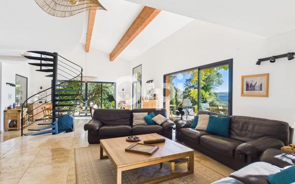 Maison à vendre    5 pièces • 188,81 m2 Montauroux