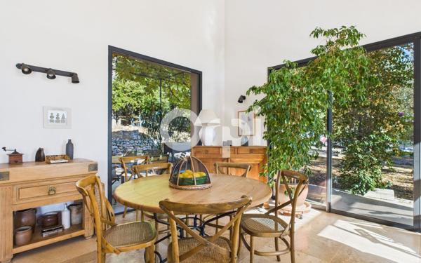 Maison à vendre    5 pièces • 188,81 m2 Montauroux