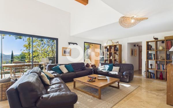 Maison à vendre    5 pièces • 188,81 m2 Montauroux