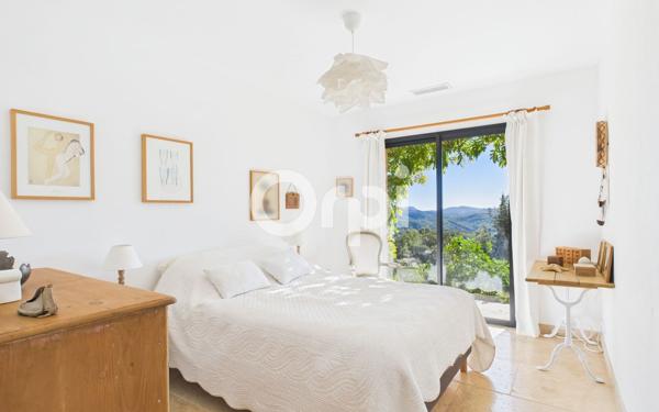 Maison à vendre    5 pièces • 188,81 m2 Montauroux