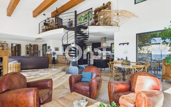 Maison à vendre    5 pièces • 188,81 m2 Montauroux