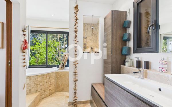 Maison à vendre    5 pièces • 188,81 m2 Montauroux