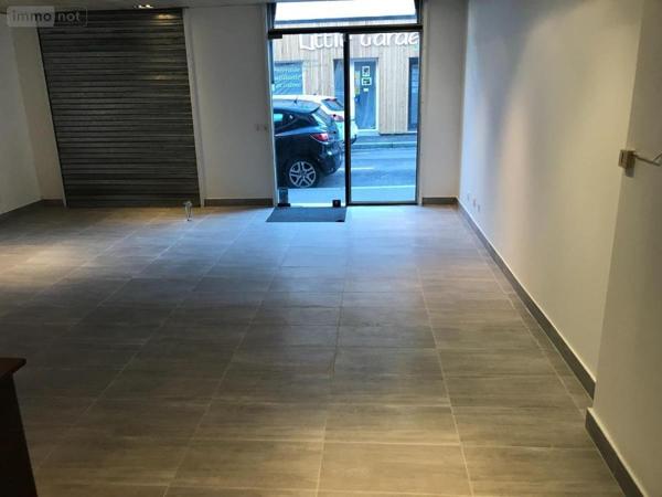 Fonds et/ou murs commerciaux à louer à Elbeuf en Seine-Maritime (76500), ref : 27063-L103