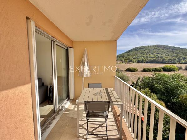 Carqueiranne (83320) Appartement Type 2 rénové avec terrasse et vue mer