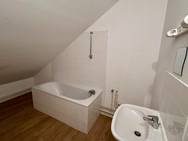Immeuble à vendre à Saint-Savin (86310) - Vienne