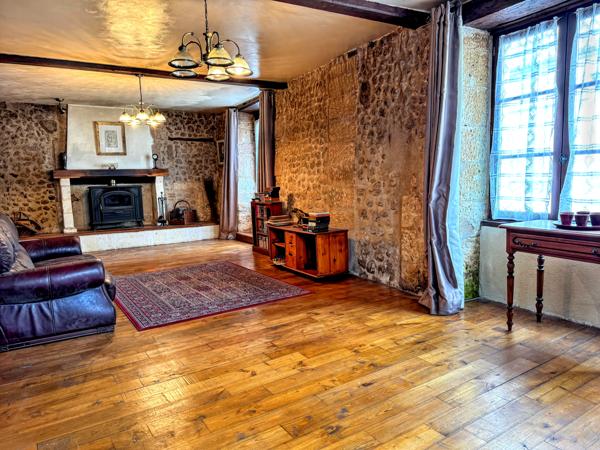 Maison à vendre à Saint-Séverin (16390) - Charente