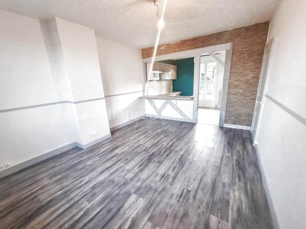 maison indépendante avec jardin et garage