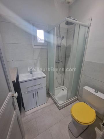 maison indépendante avec jardin et garage