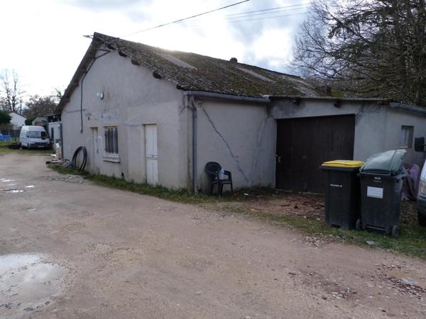 Vente                                                      Local industriel
                        
                                                            à Neuvy-sur-Barangeon