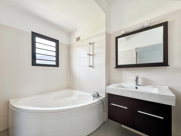 À VENDRE – Appartement T3 avec vue mer panoramique – Résidence RUPERT, Sainte-Clotilde (Saint-Denis)